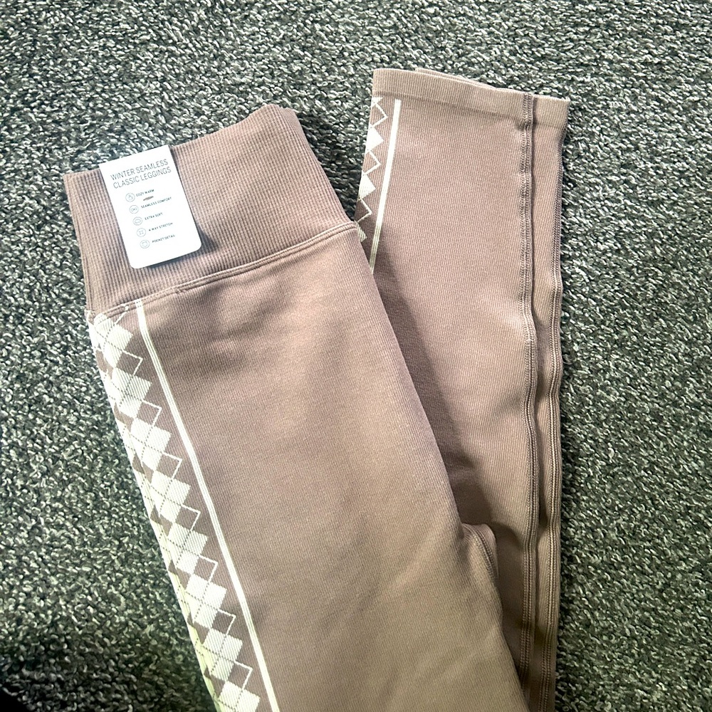 NWT PINK Victoria's Secret leggings